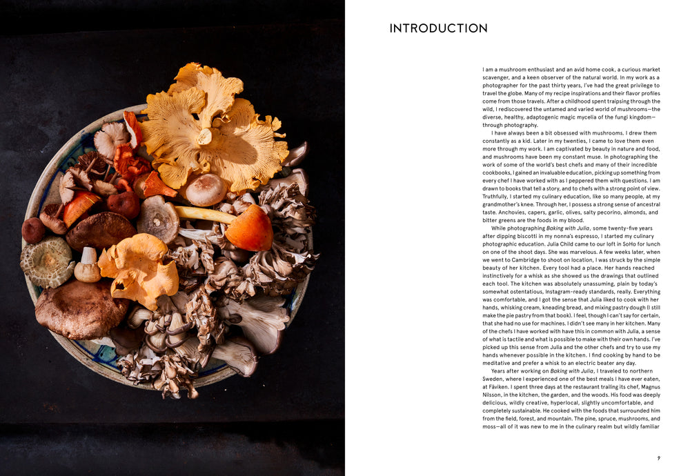 
                  
                    Cooking with Mushrooms. A Fungi Lover's Guide to the World's Most Versatile, Flavorful, Health-Boosting Ingredients
                  
                